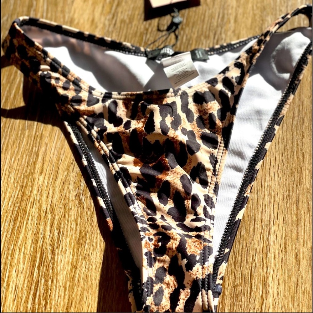 NWT Miss guided bikini set with tag